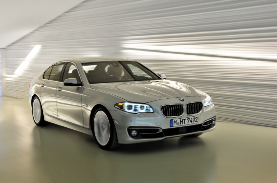  BMW 5시리즈는 지난 1972년 선보인 이래 지금까지 전 세계적으로 660만대 이상 판매됐으며, '최고의 프리미엄 비즈니스 세단' 및 '글로벌 베스트셀링카'라는 명성을 얻고 있다. ⓒ BMW 코리아