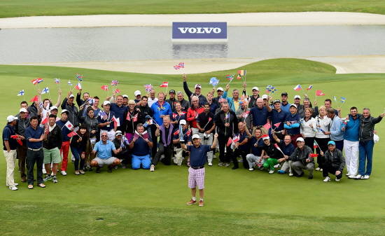 대회 우승자를 비롯한 대회에 참가한 31개국 총 71명의 지역 예선 우승자들의 모습. ⓒ 볼보트럭코리아