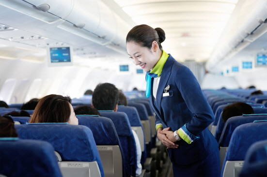 부산 김해국제공항에 기반을 둔 지역 대표항공사 에어부산이 27일로 취항 7주년을 맞았다. ⓒ 에어부산