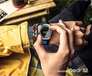 한국GM은 이번 11월 스파크 구매고객을 대상으로 삼성 갤럭시 기어 S2 스마트 워치 스포츠 모델을 제공한다. ⓒ 한국GM