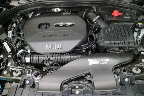 고성능 모델인 뉴 미니 쿠퍼 S 클럽맨에는 최고출력 192마력, 최대토크 28.6㎏·m의 4기통 가솔린 엔진이 탑재됐다. = 노병우 기자