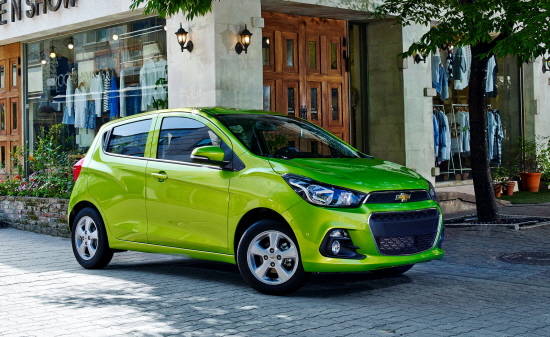 한국GM이 쉐보레 경차 '더 넥스트 스파크'의 고효율 모델 스파크 에코를 선보이는 등 경차의 경제성을 강화하고 있다. ⓒ 한국GM