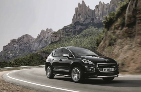 이번에 출시한 뉴 푸조 3008 1.6은 유로6를 만족하는 BlueHDi엔진과 6단 자동변속기를 탑재해 편안한 주행성능은 물론, 환경에 대한 고려까지 놓치지 않았다. ⓒ 한불보터스