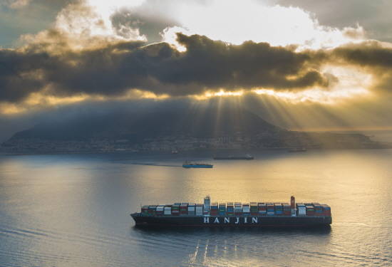 최근 정부 주도의 업계 구조조정까지 거론되면서 해운업이 급격히 얼어붙은 상태다. ⓒ 한진해운