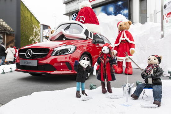 메르세데스-벤츠 코리아가 크리스마스와 연말연시 시즌을 맞이해 메르세데스-벤츠의 매력적인 컴팩트 차량 전시와 다양한 고객 이벤트를 진행한다. ⓒ 메르세데스-벤츠 코리아