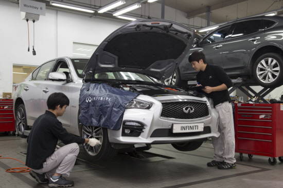 인피니티 코리아는 오는 31일까지 차량을 등록하는 고객 대상으로 지난해 종료된 개별소비세 인하 혜택을 브랜드 자체적으로 연장 제공한다. ⓒ 인피니티 코리아