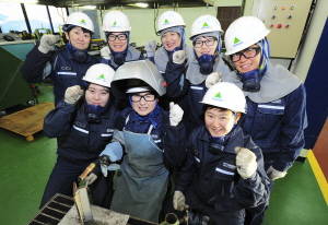 현대중공업 기술교육원 '여성용접사 양성과정'에 참여하고 있는 교육생들. Ⓒ 현대중공업