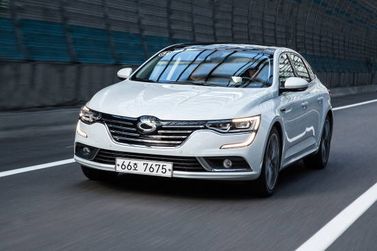 르노삼성이 국내 중형차 시장의 새로운 기준이 될 자사의 중형세단 SM6를 출시했다. ⓒ 르노삼성자동차