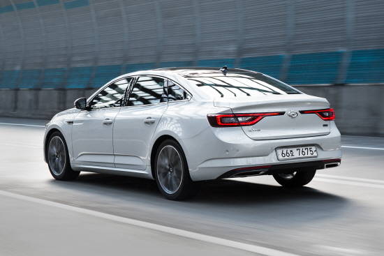 SM6는 유럽형 탈리스만 모델과는 차별화 된 파워트레인과 섀시 구성, 실내외 인테리어와 인포테인먼트 시스템을 조합했다. ⓒ 르노삼성자동차