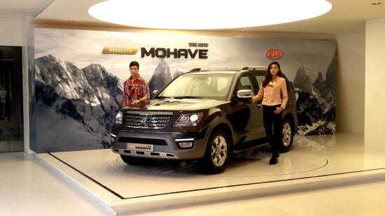 새롭게 탄생한 기아차더 뉴 모하비는 디자인을 고급화하고 유로 6 기준 디젤 엔진을 탑재해 상품성을 크게 향상시켰다. Ⓒ 기아자동차