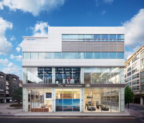 재규어 랜드로버 코리아가 신규 트레이닝 아카데미를 공식 설립, 업계 최고 수준의 서비스 역량 개발을 위한 초석을 다지겠다고 밝혔다. ⓒ 재규어 랜드로버 코리아