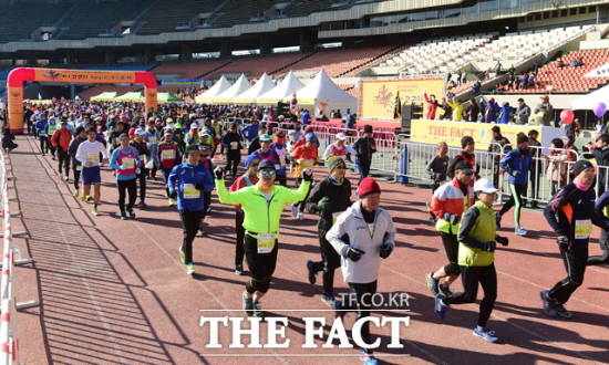 'THE FACT와 함께하는 아! 고구려 역사지키기 마라톤대회'에서 참가자들이 힘차게 달리고 있는 모습. ⓒ THE FACT