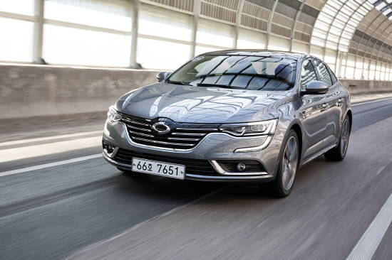 르노삼성이 최근 선보인 '6번째 신규 라인업' SM6'는 고급스런 사양과 감동적인 드라이빙 성능으로 국내 중형차 시장에 프리미엄 중형 세단으로서 새로운 기준을 제시하며, 소비자들의 높은 기대감을 충족시킬 것으로 기대되고 있다. Ⓒ 르노삼성