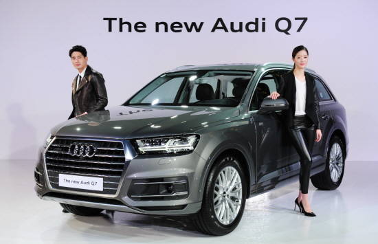 아우디 코리아가 직선미가 돋보이는 세련되고 우아한 디자인과 민첩하고 다이내믹한 드라이빙 퍼포먼스를 자랑하는 프리미엄 SUV '뉴 아우디 Q7'을 선보였다. ⓒ 아우디 코리아