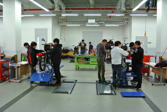 혼다 모터사이클 정비 교육 과정. ⓒ 혼다코리아