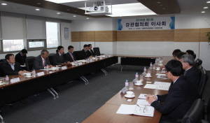 한국철강협회 강관협의회는 15일 열린 '2016년 제1회 이사회'에서 신임회장으로 이진철 휴스틸 사장을 선임했다. Ⓒ 한국철강협회 강관협의회