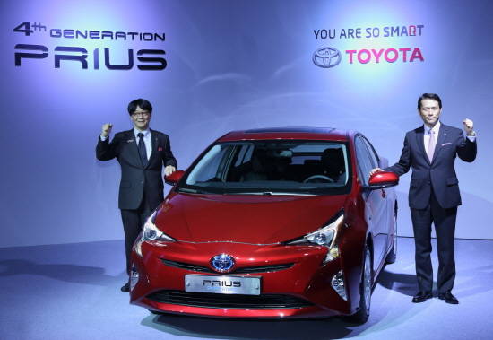 새롭게 출시된 4세대 프리우스는 '보다 좋은차 만들기'를 위한 토요타 전사적 구조개혁인 TNGA가 적용된 첫 모델로, 전량 '에코(Eco) 플랜트' 츠츠미 공장에서 생산된다. Ⓒ 한국토요타