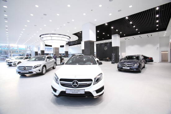메르세데스-벤츠 분당 정자 전시장 내부모습. ⓒ 메르세데스-벤츠 코리아