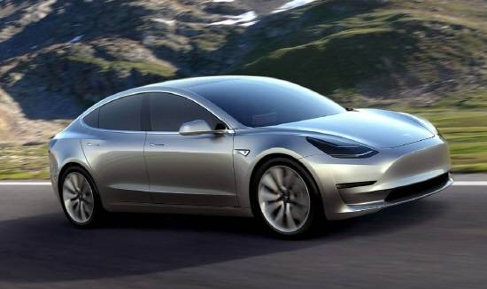 전기차시장에서 열풍을 일으키고 있는 테슬라 모델 3(Model 3)가 국내 공식 수입될 경우 정부 및 지자체 보조금을 받더라도 유통단계에서의 마진과 각종 세금까지 더해져 딜러 마진에 따라 최소 3600~3800만원에 이를 것으로 예상된다. Ⓒ 테슬라