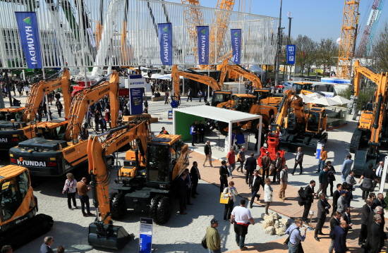 지난 11일부터 독일 뮌헨에서 열리고 있는 국제건설기계전시회인 '바우마' 현대중공업 전시장 모습. ⓒ 현대중공업