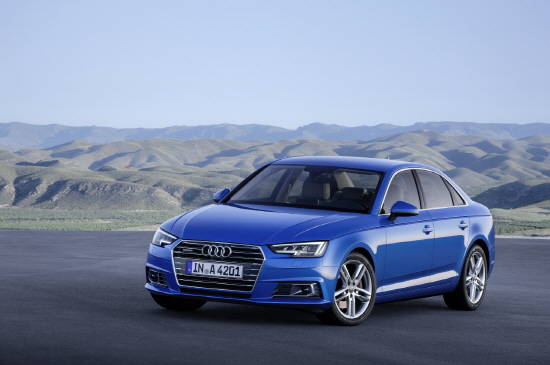 '아우디 80모델' 전통을 계승하고 있는 아우디 A4는 8년 만에 풀체인지를 통해 더욱 강력해진 성능과 세련된 디자인, 다양한 편의사양 등 한 단계 진화한 다이내믹 준중형 세단으로 거듭났다. ⓒ 아우디 코리아