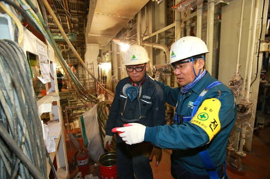 현대중공업은 지난 20일 하루 동안 조업을 전면 중단하고 '안전 점검 및 안전 대토론회'를 실시했다. ⓒ 현대중공업