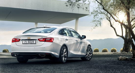 한층 감각적이면서도 기능에 충실한 후면부 디자인. ⓒ 한국GM