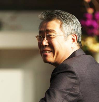 그는 지난 1991년 영동 세브란스병원 소아과장으로 시작, 세브란스병원장, 연세대학교 의무부총장 겸 의료원장 등을 역임한 바 있다. ⓒ 하나로의료재단