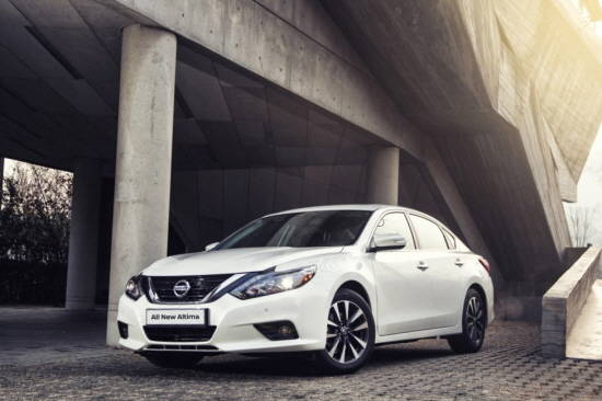 지난달 '수입 중형 세단 최초 2천만원대' 가격으로 국내 출시된 올 뉴 알티마는 소비자들로부터 예상을 뛰어 넘는 높은 인기를 얻으며 출시 한 달여 만에 계약 대수 500대를 돌파하는 쾌거를 기록했다. Ⓒ 한국닛산
