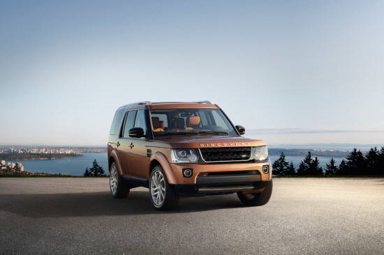 외관과 실내를 아우르는 과감한 디자인 변화를 통해 특별함을 배가시킨 '디스커버리 랜드마크 에디션'. ⓒ 재규어 랜드로버 코리아
