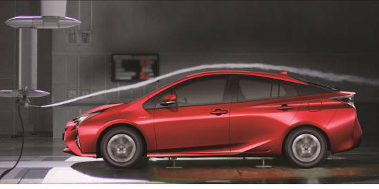 4세대 프리우스는 차세대의 에코카에 어울리는 최적의 에어로 다이내믹 형상을 표현했다. ⓒ 한국토요타