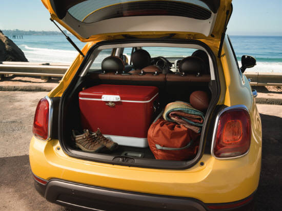 피아트 500X는 도심 라이프스타일을 위한 데일리카 용도뿐만 아니라 일상을 벗어나는 주말여행 속에서도 즐거운 주행 경험이라는 반전 매력을 선사한다. Ⓒ FCA 코리아