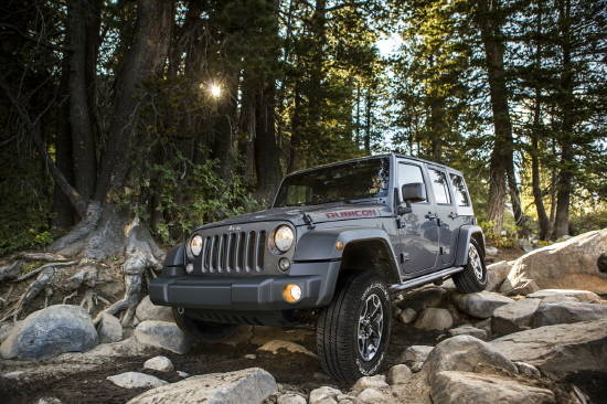 '정통 오프로더 아이콘'인 랭글러 루비콘은 최근 쏟아지는 도심형 SUV와 달리, 보기만 해도 참 단단하게 느낄 정도로 전형적인 SUV 모습을 갖췄다. Ⓒ FCA 코리아