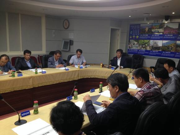 허기도 군수가 지역정보화 기본계획 용역 보고회를 개최하고 있다. ⓒ 산청군청