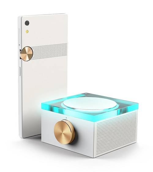 출시 초 물량부족 사태를 겪고 있는 팬택 스카이 아임백. ⓒ 팬택