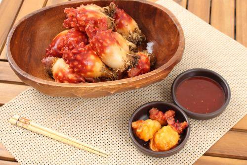 5월이 제철인 멍게. 껍질색이 붉고 단단한 것이 싱싱한 것으로 알려졌다. ⓒ 착한가게