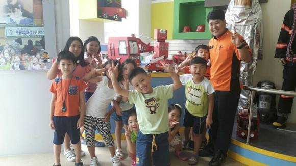 29일 목암초등학교 어린이들이 서울 은평소방서에서 지진과 화재 등에 대한 안전교육을 받았다. ⓒ 프라임경제