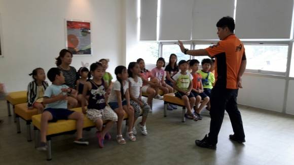 아직 집중력이 약한 어린이들의 눈높이에 맞춰 교육을 진행하는 은평소방서만의 노하우가 빛난다. ⓒ 프라임경제