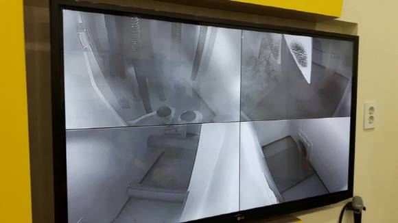 목암초등학교 어린이들이 열과 연기를 피해 신속하고 안전하게 대피하는 연습을 하고 있다. ⓒ 프라임경제