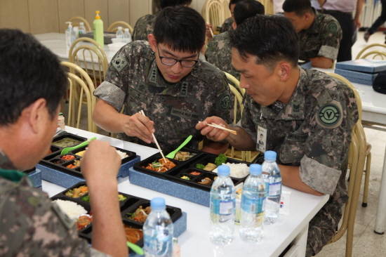 육군 50사단이 지난 7월28일 예비군 도시락 품평회를 개최했다. ⓒ 육군 50사단