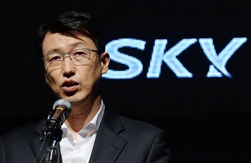 지난 6월22일 열린 팬택 IM-100 출시 기자간담회에서 문지욱 팬택 사장이 앞으로 AS 서비스를 강화하겠다고 언급했다. ⓒ 뉴스1