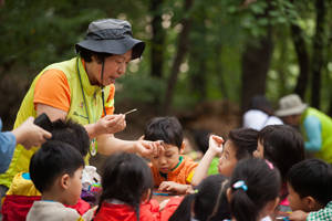 숲자라미는 사무국 업무에 어르신들이 직접 참여하도록 하는 등 능동적으로 활동하고 있다. ⓒ 숲자라미