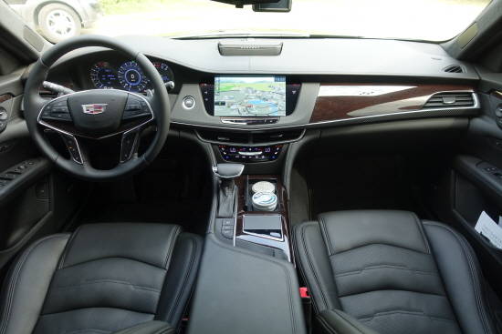 대담하면서도 섬세한 실내 디자인. = 노병우 기자