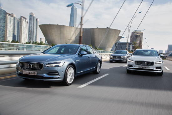 볼보자동차는 '더 뉴 S90'이 국내 수입차시장 성장을 주도해온 준대형급 세단시장에서 가장 매력적인 대안으로 자리매김할 수 있을 것으로 기대하고 있다. ⓒ 볼보자동차 코리아