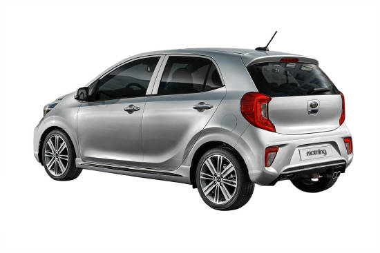 기존 세로형 리어램프 램프 폭을 넓혀 입체감과 시인성을 향상시킨 후면부는 수평형으로 넓게 디자인된 뒷유리로 개방감을 높여 와이드한 이미지를 완성했다. ⓒ 기아자동차