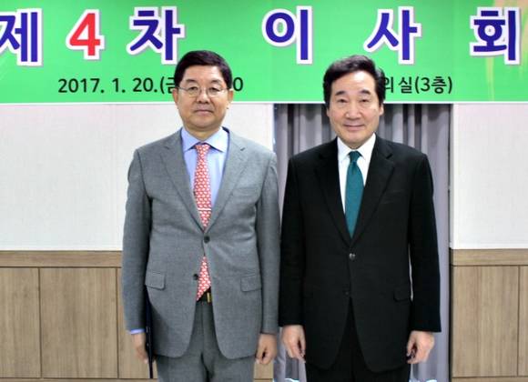 이낙연 전남도체육회장(도지사)은 20일 김홍식 동신대 교수(대한체육회 이사)를 상임부회장으로 임명했다. ⓒ 전남도체육회