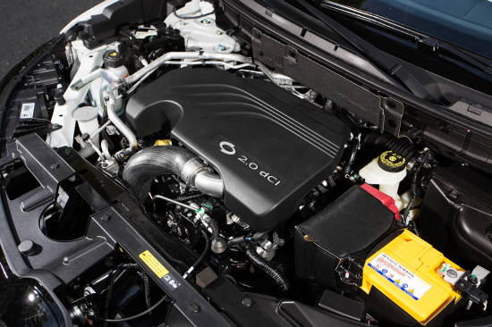 2.0 dCi 고효율 디젤 직분사 터보 엔진은 일본 자트코사 엑스트로닉 무단변속기와 조화를 이뤄 최고출력 177마력, 최대토크 38.7㎏·m의 성능을 발휘한다. ⓒ 르노삼성자동차