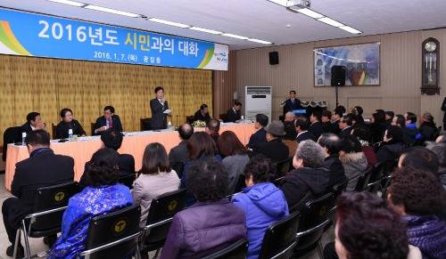 주 시장이 지난해 광림동에서 실시한 '시민과의 대화' 모습 ⓒ 여수시