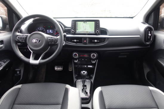 올 뉴 모닝의 실내공간은 수평형의 레이아웃을 기반으로 넓은 공간감을 구현했다. = 노병우 기자