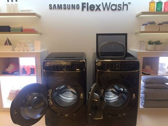 삼성전자가 9일 출시한 플렉스워시. 상부 전자동세탁기와 하부 드럼세탁기를 일체형으로 만든 것이 특징이다. ⓒ 프라임경제